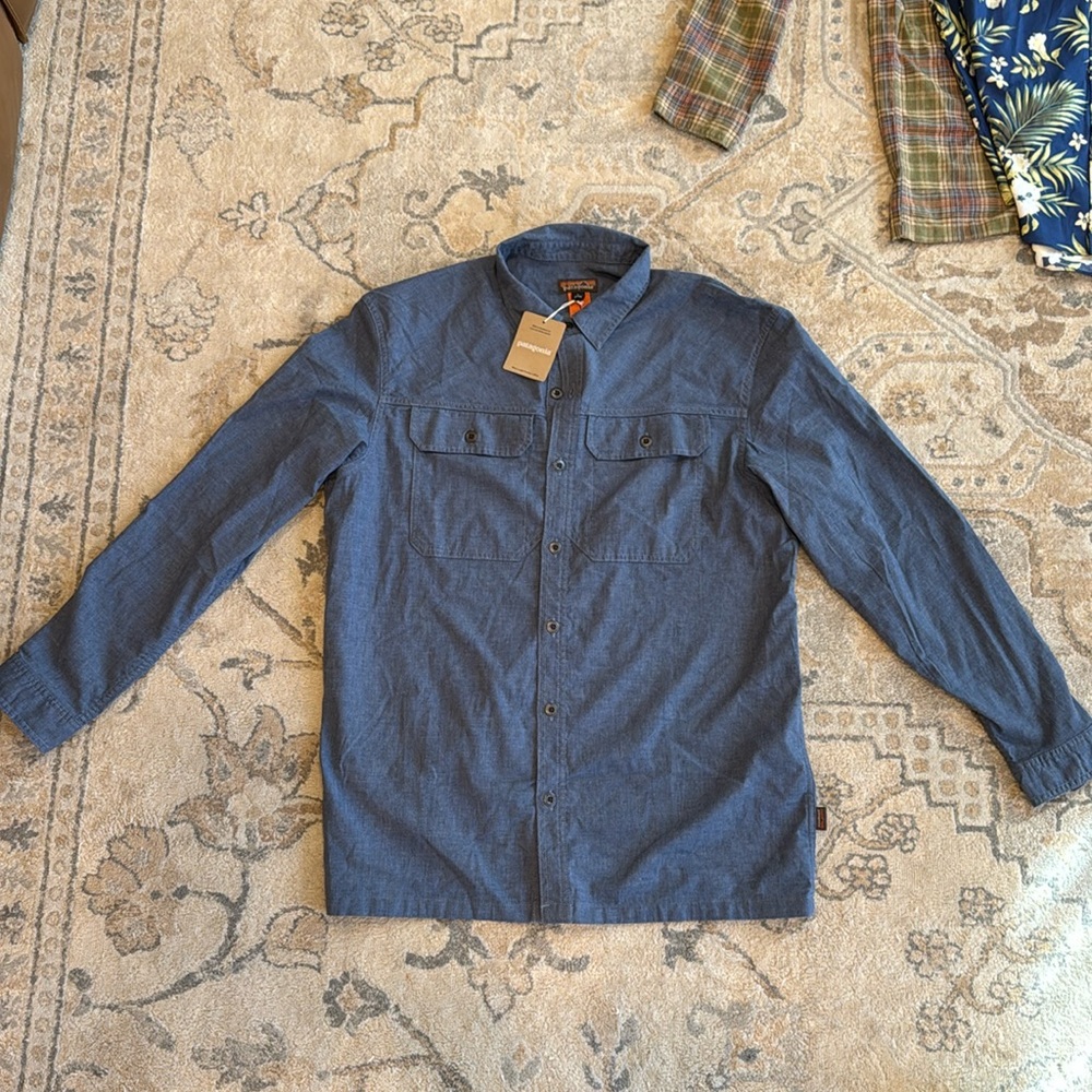 Patagonia Men’s Light Farrier Shirt - Utility Blue men’s button down shirt